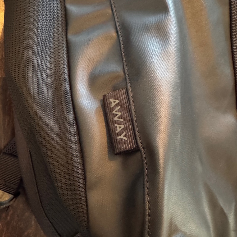 Away Active Black Backpack 20L - Picture 4 of 7